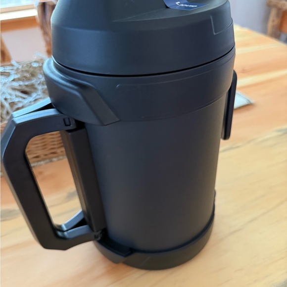 Source Unknown Black Insulated Thermos - Picture 1 of 8